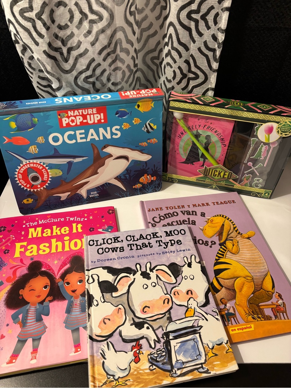 Nature Pop-Up! Oceans Interactive Book - Blue